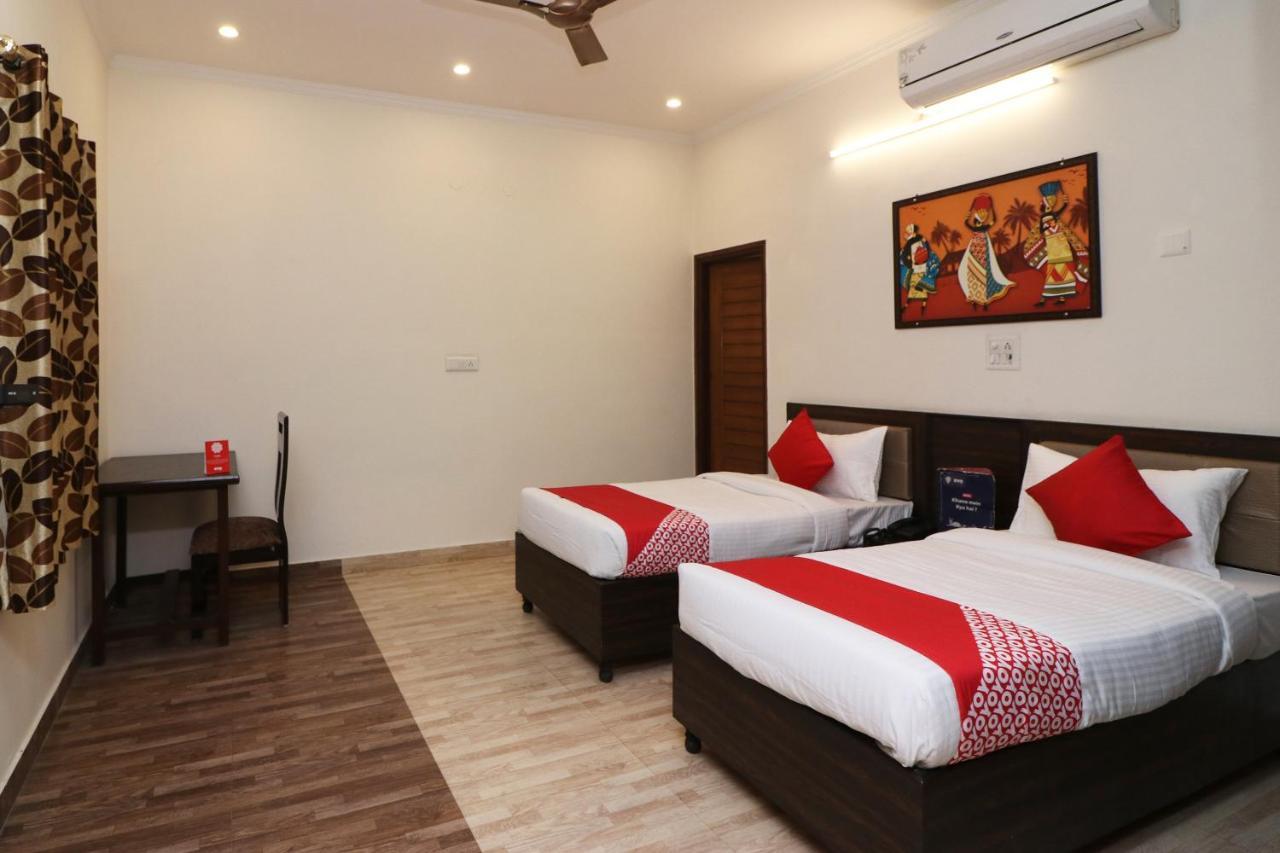Nest Residency Фаридабад Экстерьер фото