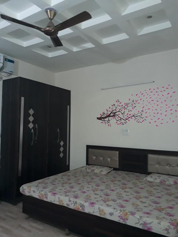 Nest Residency Фаридабад Экстерьер фото