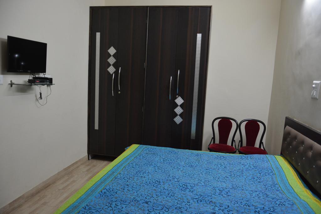 Nest Residency Фаридабад Экстерьер фото