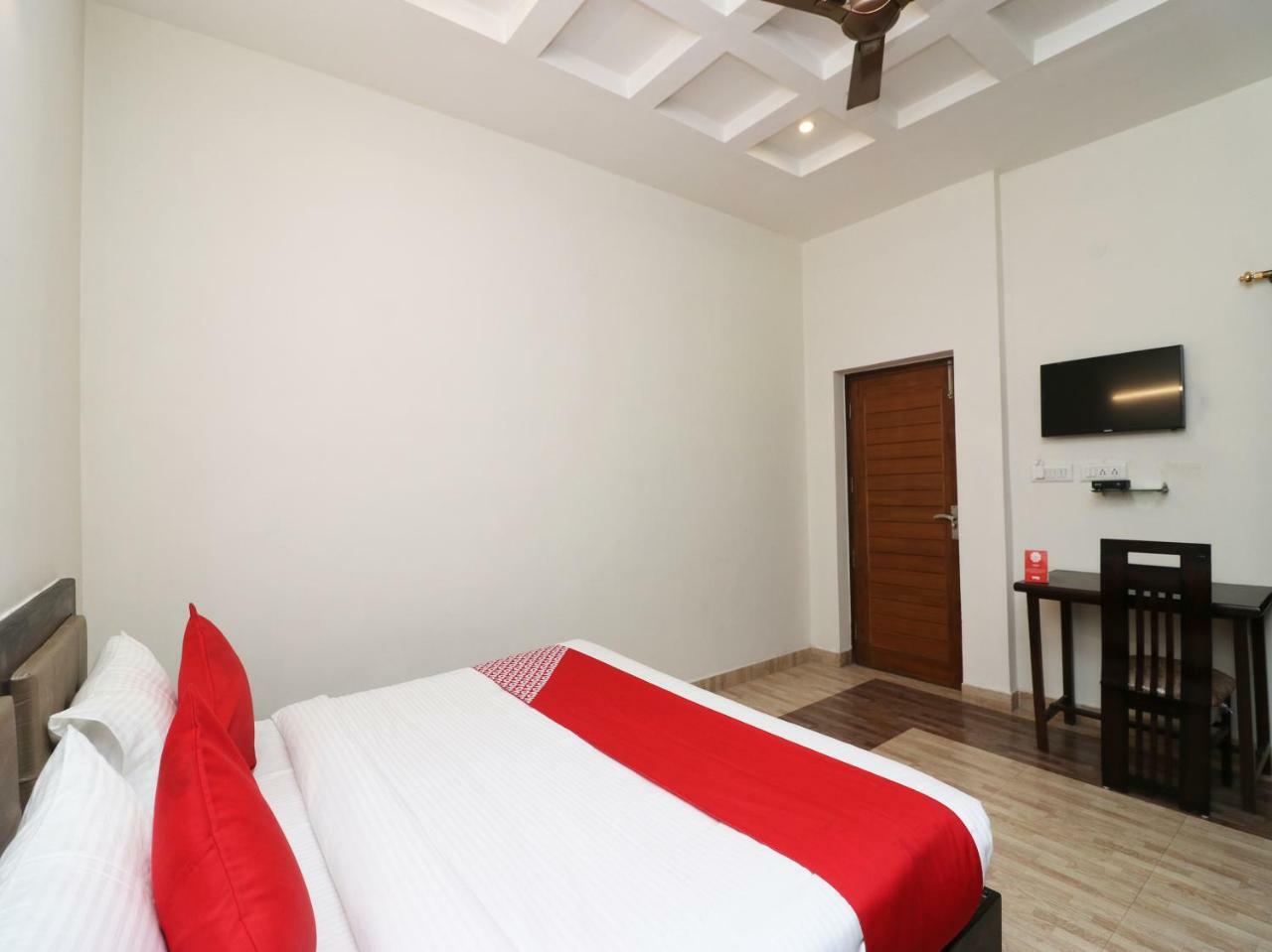 Nest Residency Фаридабад Экстерьер фото
